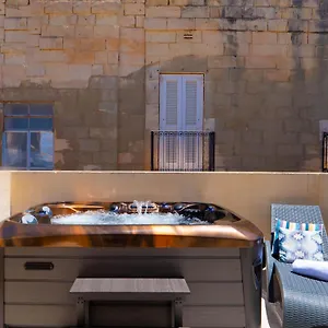  Apartment Exquisite 3-bedroom Duplex Penthouse With Jacuzzi In Centre
